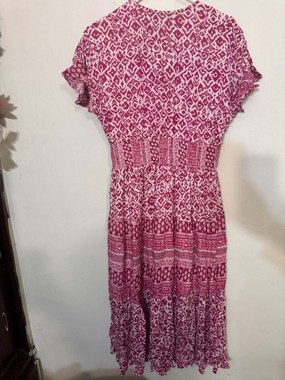 J Gee Pink and White Patterned Smocked Waist Midi Dress Size S - Picture 2 of 4